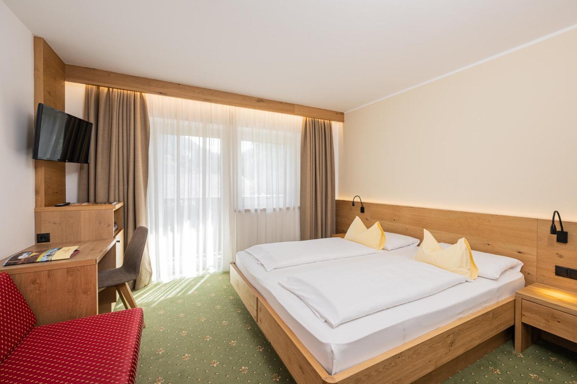 Hotel Wirtshaushotel Alpenrose San Lorenzo di Sebato