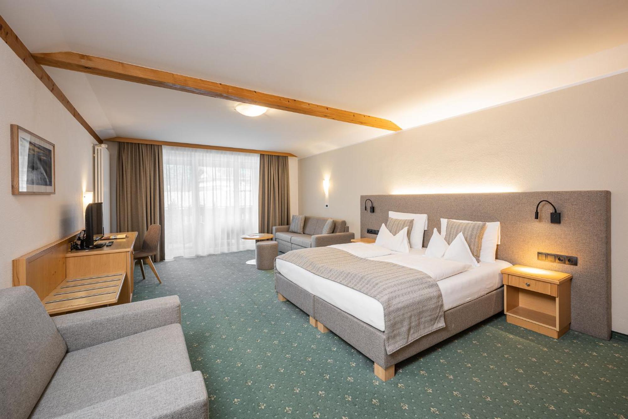 Wirtshaushotel Alpenrose Hotel 3*